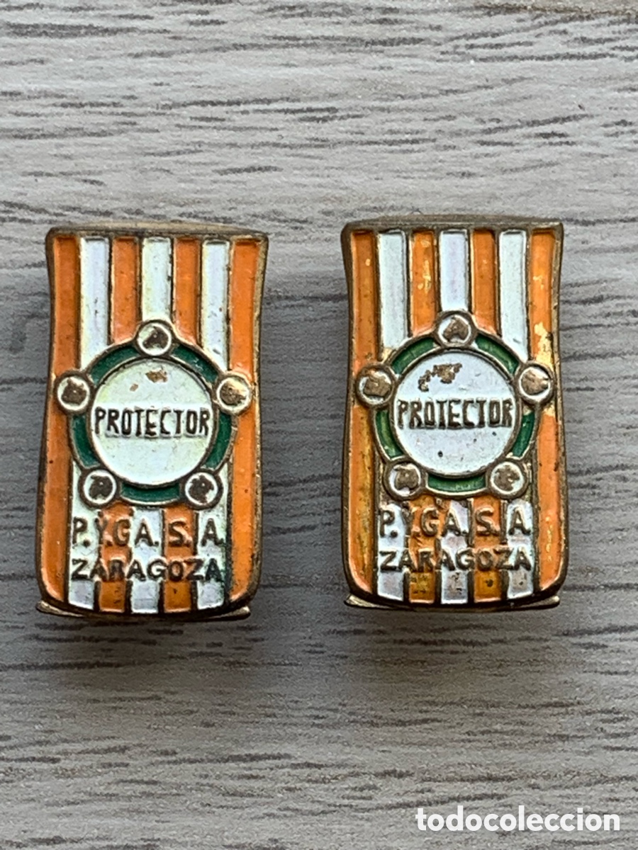 Pin's de collection: &bull; Pareja Pines Insignia Ojal - Protector Zaragoza