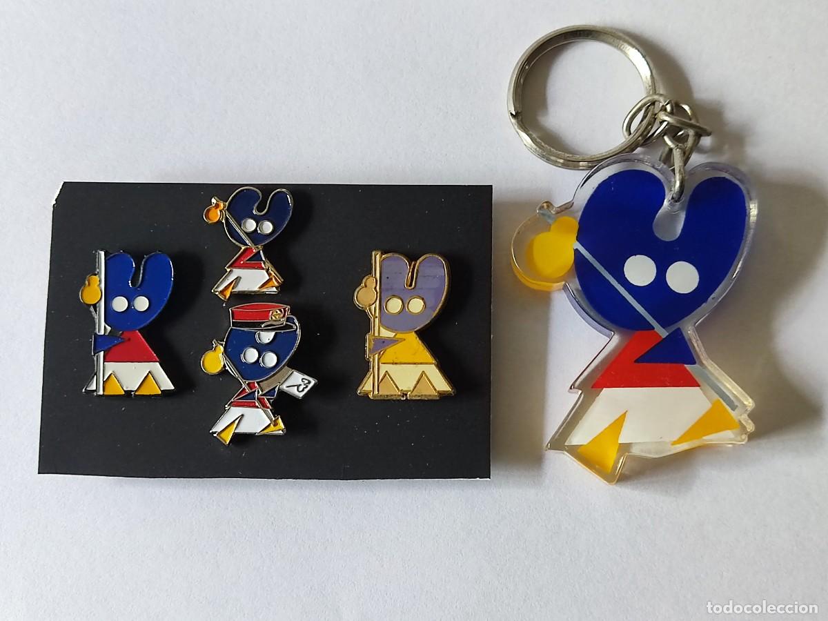 Pins de colecci&oacute;n: LOTE 4 PINS Y LLAVERO DEL XACOBEO.
