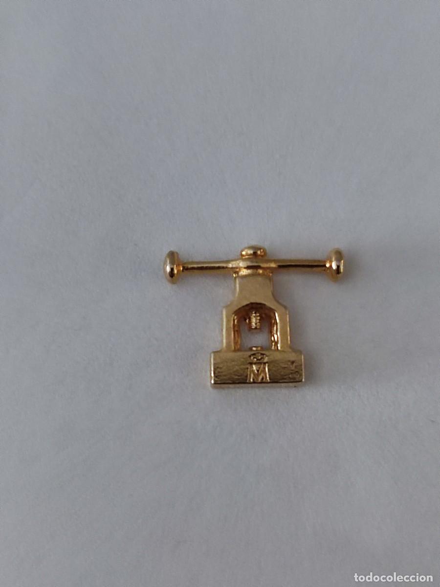 Pins de colecci&oacute;n: PIN CASA MONEDA Y TIMBRE- DORADO