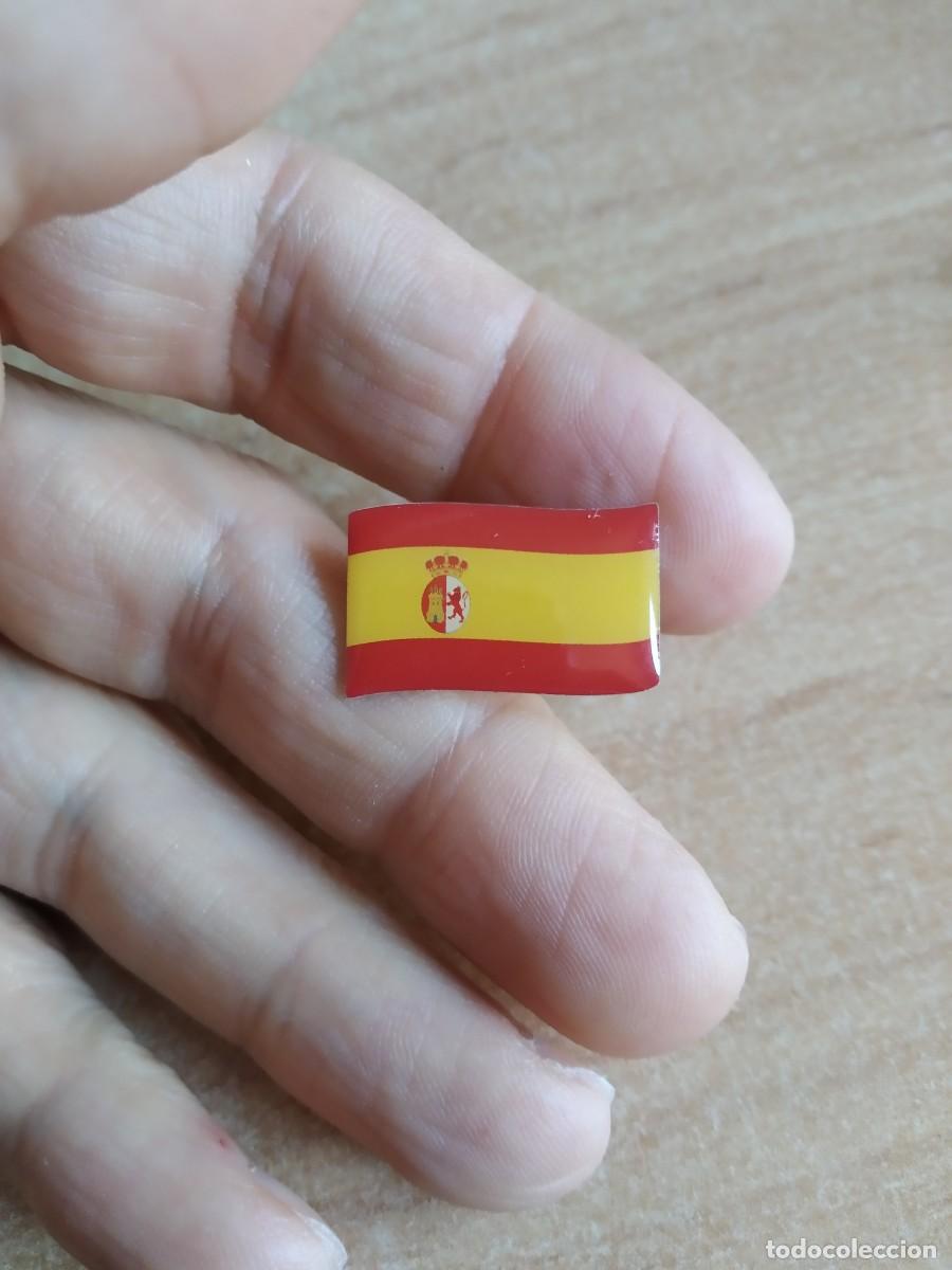 Pin's de collection: PIN DE TURISMO BANDERA ESPA&Ntilde;A PABELLON NAVAL 1785 - 1873. 1875 - 1931