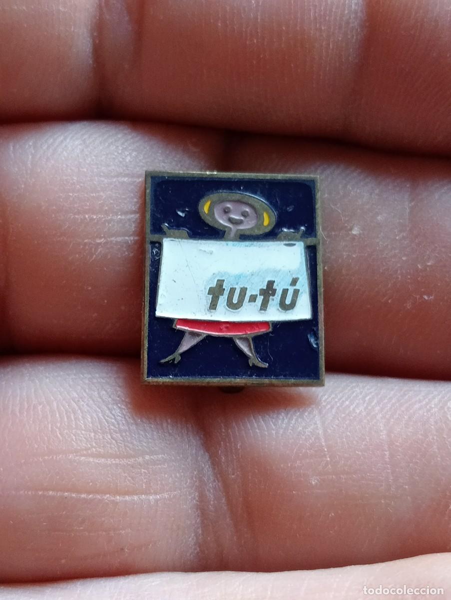 Collection pins: INSIGNIA TU TU MARCA COMERCIAL DETERGENTES Y JABONES MUY POPULARES A&Ntilde;OS 60 , 70 PINS SOLAPA,