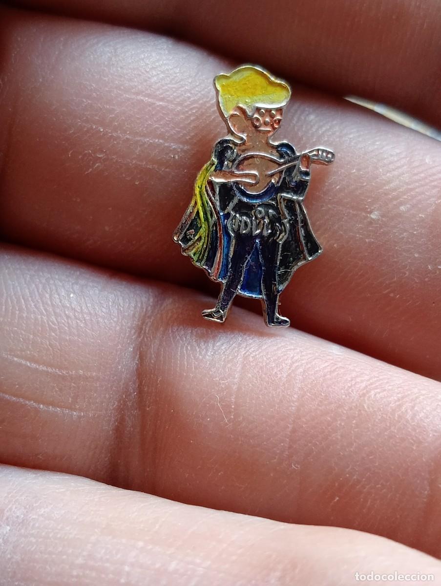 Pins de colecci&oacute;n: INSIGNIA TUNO CON BANDURRIA , TUNA ESTUDIANTIL PINS ALFILER