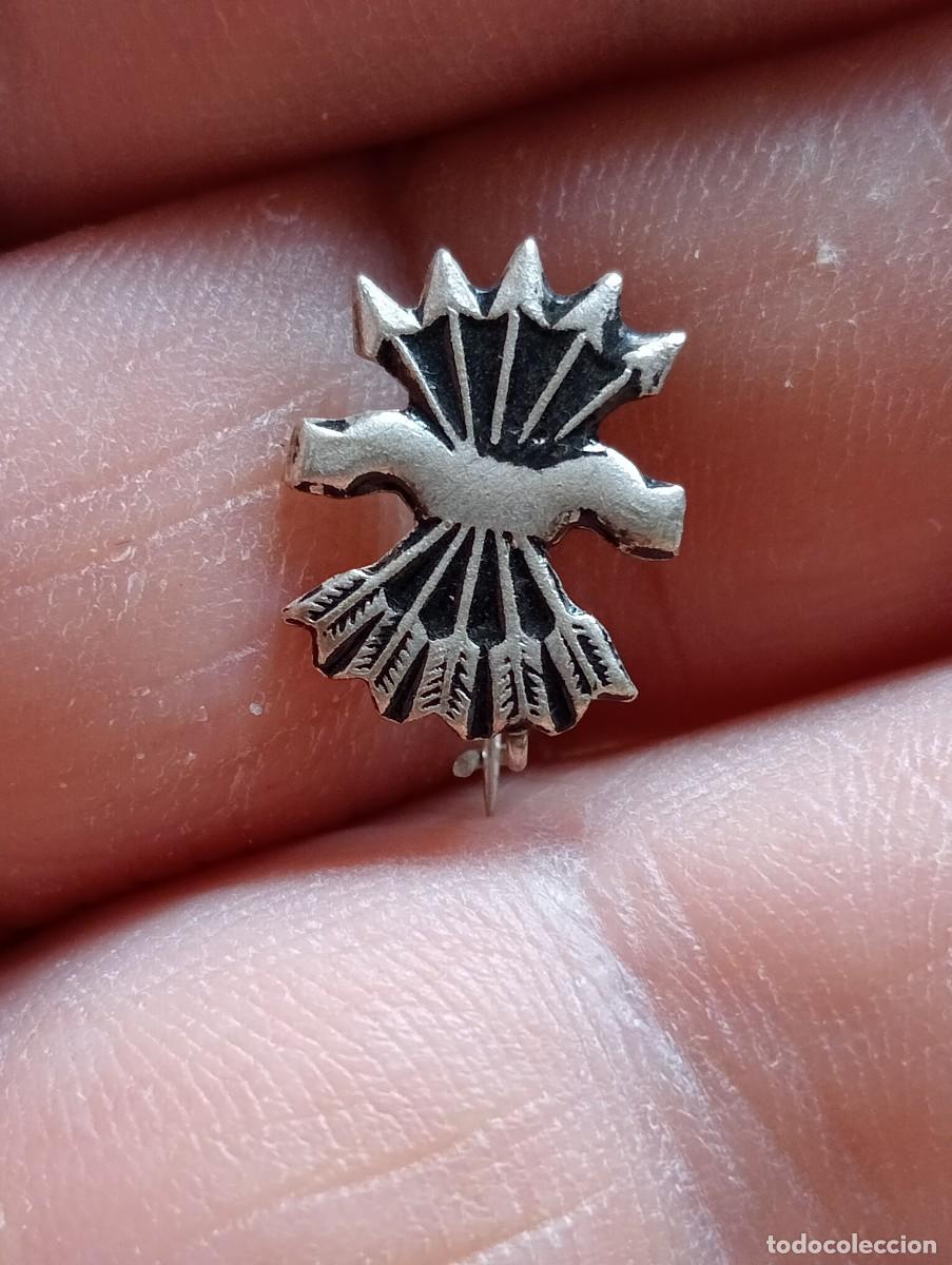 Pin's de collection: INSIGNIA FALANGE ESPA&Ntilde;OLA YUGO Y FLECHAS FALANGISTA PINS ALFILER