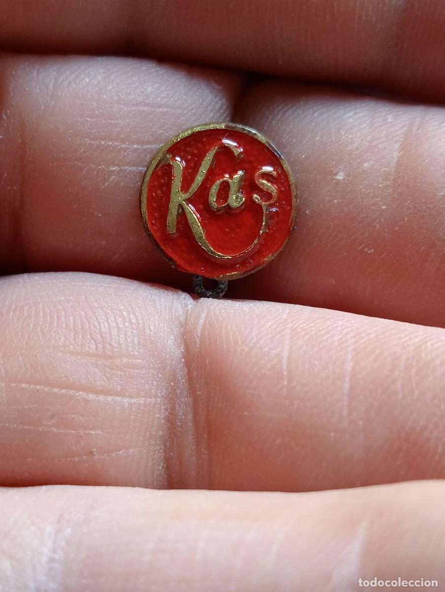 Pin's de collection: INSIGNIA KAS BEBIDAS Y REFRESCOS EQUIPO CICLISTA PINS ALFILER