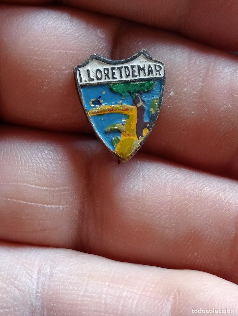 Pin's de collection: INSIGNIA LLORET DE MAR TEMA TURISMO Y CIUDADES PINS SOLAPA