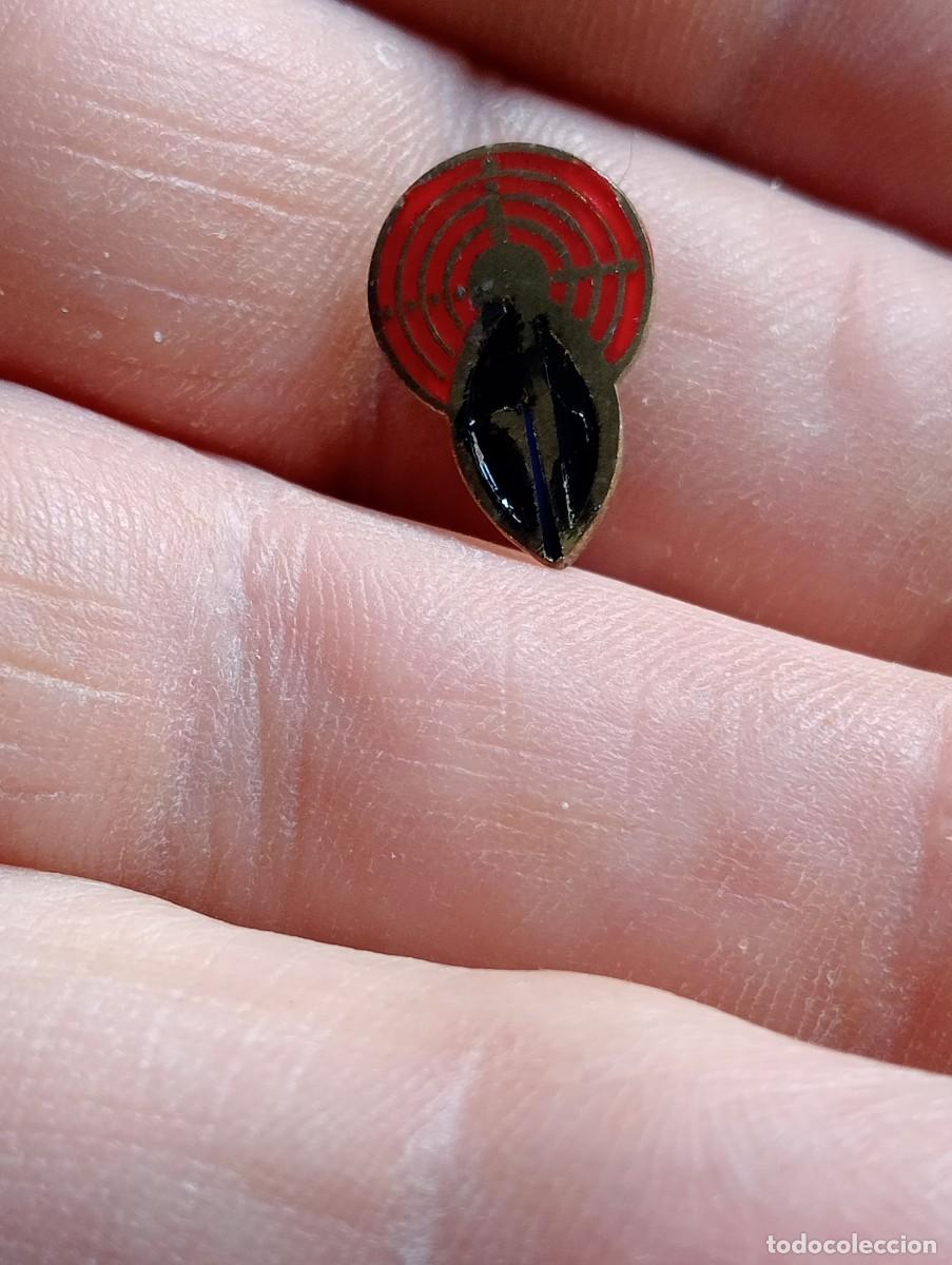 Pin's de collection: INSIGNIA PIENSOS Y GRANULOS DIANA ALIMENTACI&Oacute;N PARA GANADO PINS SOLAPA