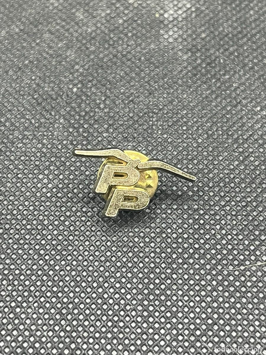 Pins de colecci&oacute;n: Antiguo Pin de Solapa del Partido Popular (PP). Metal Dorado. &Eacute;poca Refundaci&oacute;n / A&ntilde;os 90