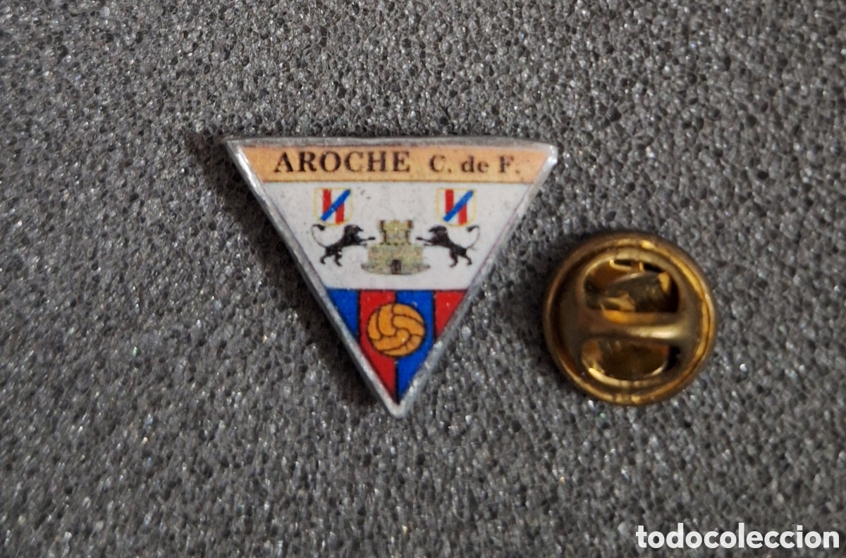 Pins de colecci&oacute;n: PIN PINS EMBLEMA FUTBOL AROCHE CF