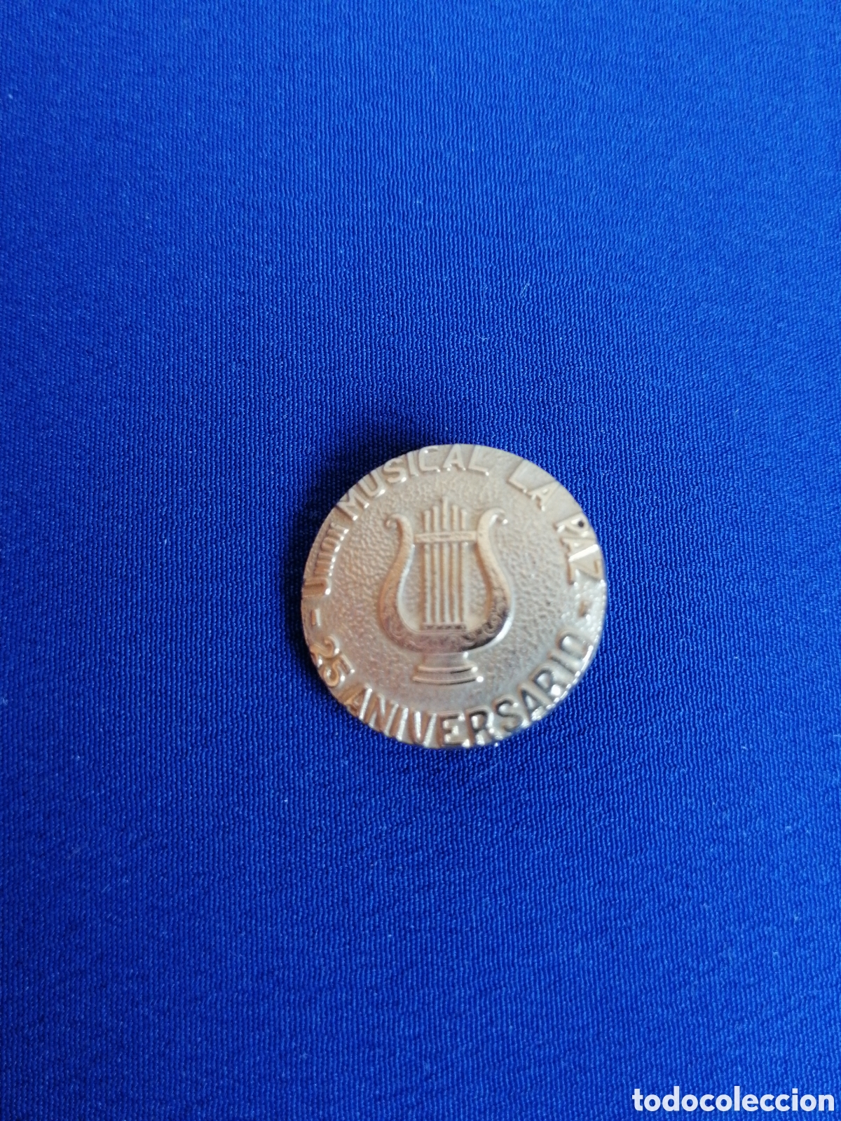 Pins e Spille di collezione: UNI&Oacute;N MUSICAL LA PAZ 25 ANIVERSARIO INSIGNIA DE ALFILER ANTIGUA