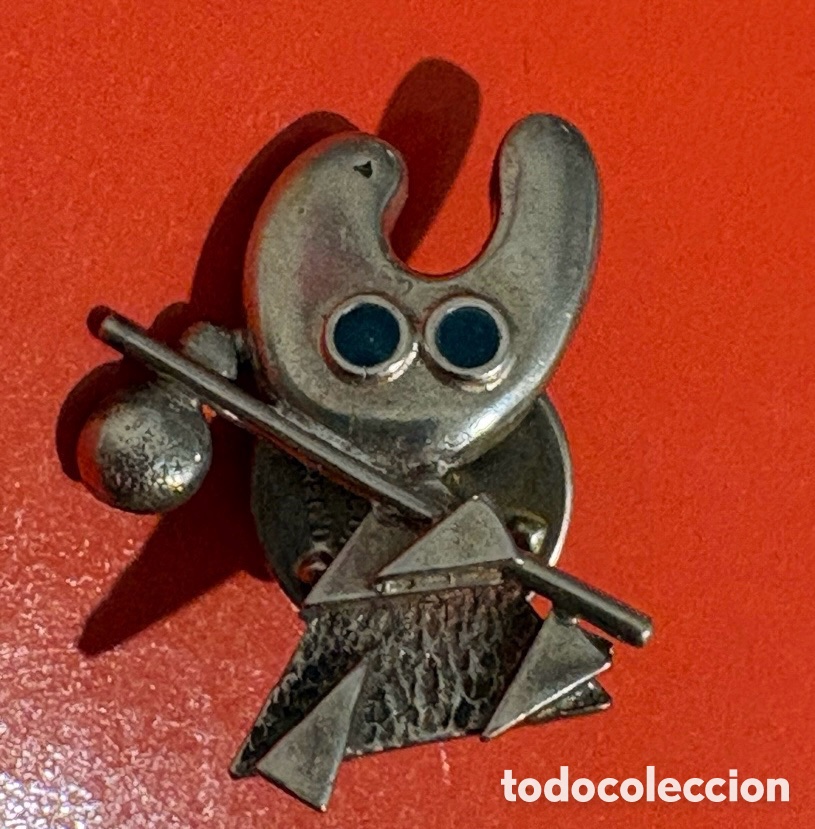 Pins de colecci&oacute;n: Antiguo pin plata Pelegr&iacute;n, peregrino Santiago Compostela (A2)