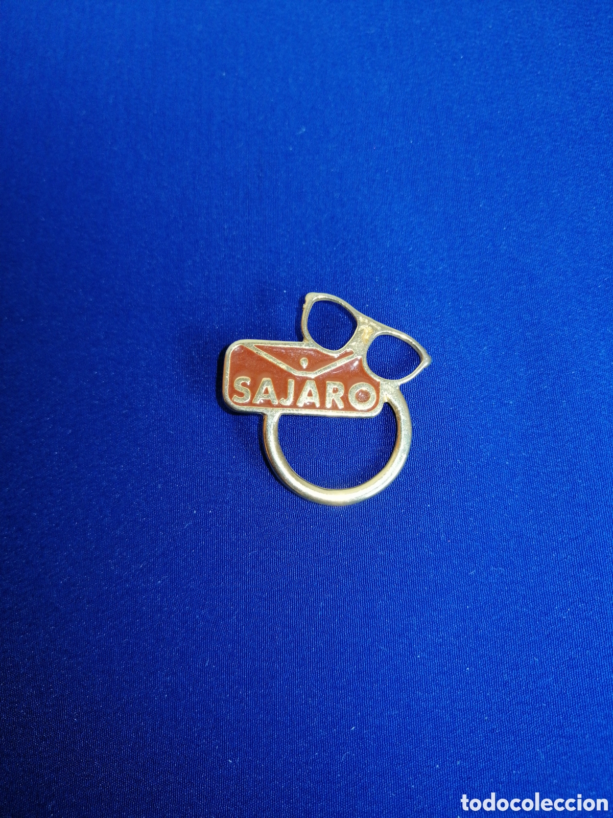 Pin's de collection: OPTICA SAJARO INSIGNIA DE ALFILER