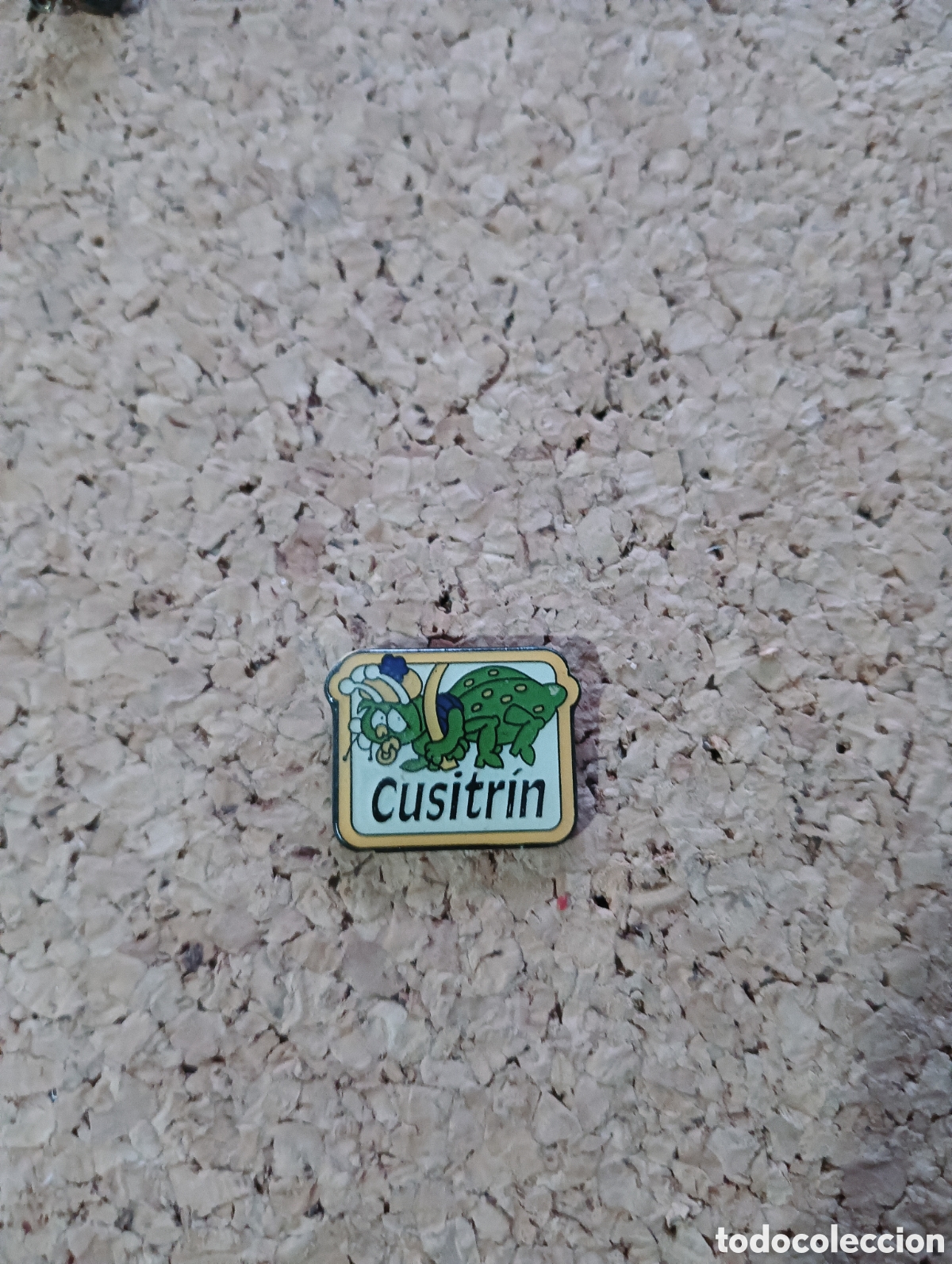 Pins de colecci&oacute;n: PIN MARCA CUSITRIN ANTIPIOJOS