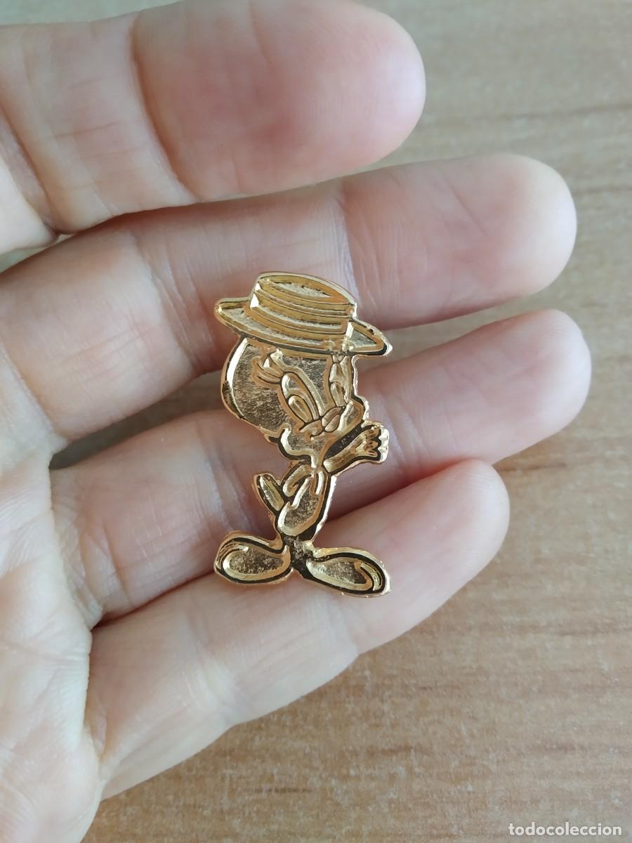 Pin's de collection: PIN PIOLIN CON SOMBRERO WARNER BROS DORADO