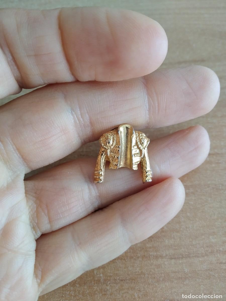 Pins de cole&ccedil;&atilde;o: PIN CHAQUETILLA DE TORERO TRAJE DE LUCES TAUROMAQUIA TOROS DORADO