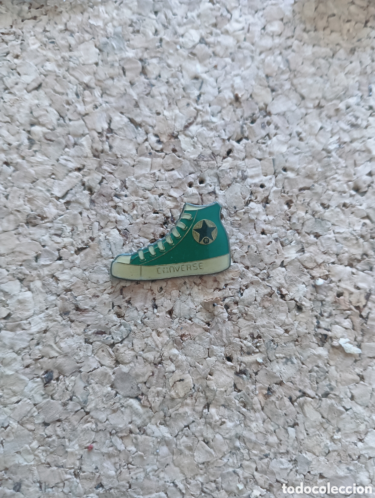 Pins de colecci&oacute;n: PIN ZAPATILLA CONVERSE VERDE ESMALTADO