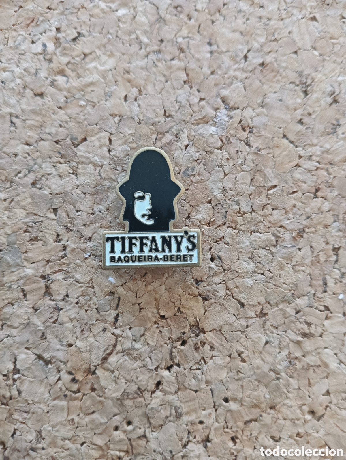 Pins de colecci&oacute;n: PIN DISCOTECA TIFFANY'S BAQUEIRA- BERET LACADO