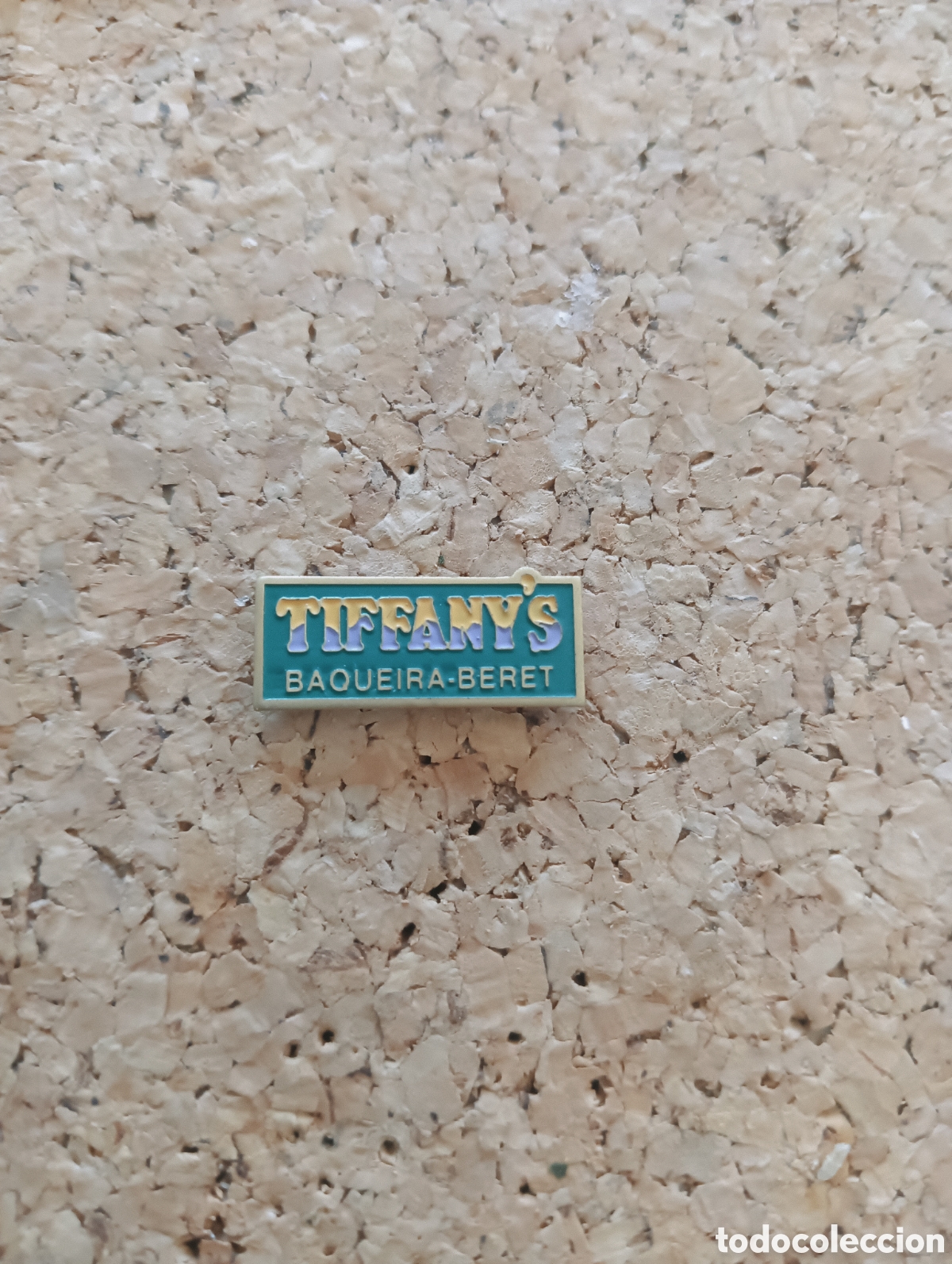 Pins de colecci&oacute;n: PIN DISCOTECA TIFFANY'S BAQUEIRA- BERET LACADO