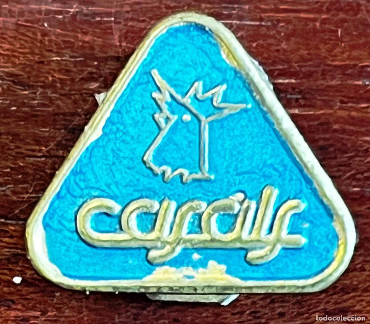 Sammlung von Pins: ANTIGUA INSIGNIA, PIN DE CARGIL