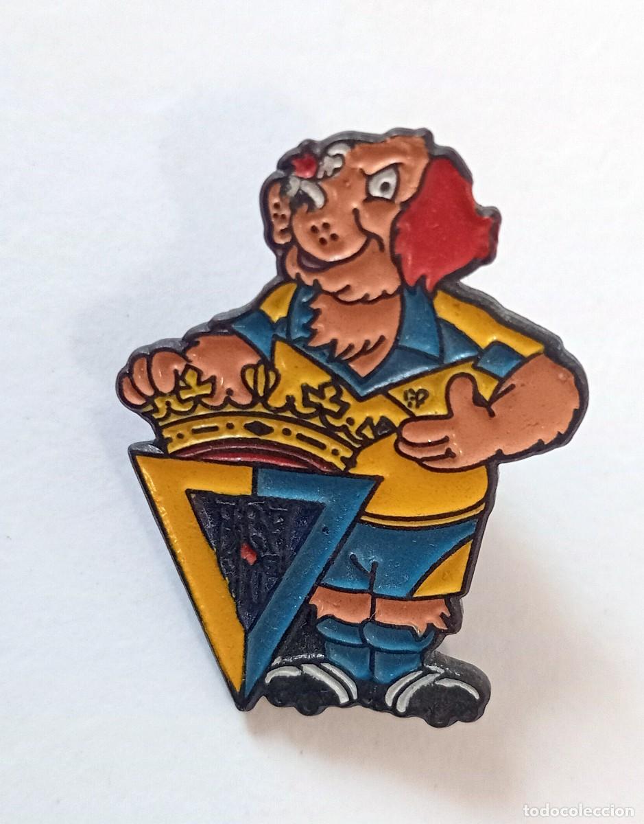 Pins de colecci&oacute;n: PIN C&Aacute;DIZ C.F. - ESCUDO Y MASCOTA NUTREXPA