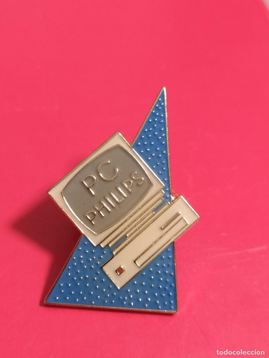 Pins de colecci&oacute;n: Pin vintage a&ntilde;os 80. PHILIPS. ordenador spectrum