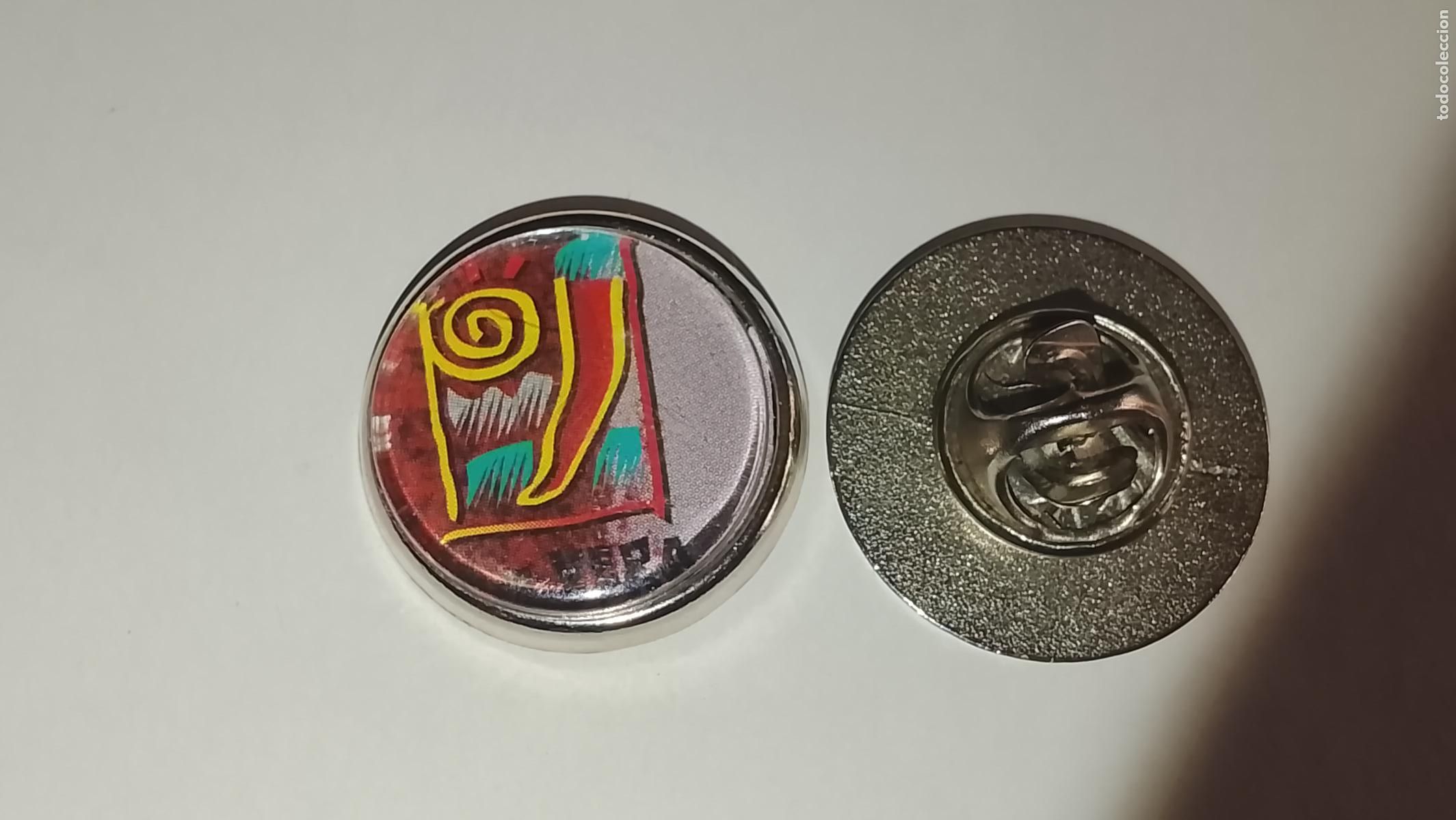 Pins de colecci&oacute;n: pin redondo metal la ferreteria - PIMENTON DE LA VERA