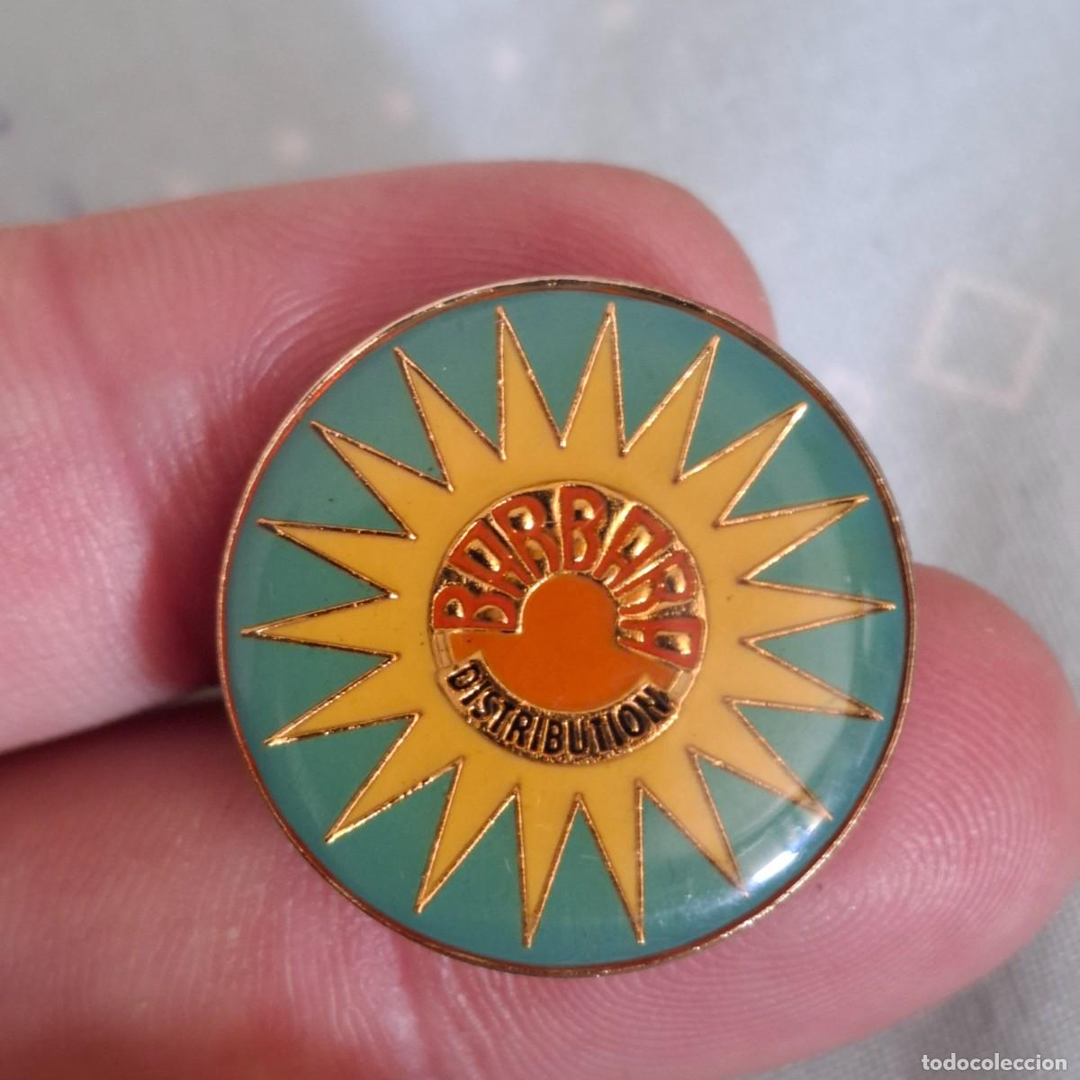 Pins de colecci&oacute;n: Barbara Distribution Sunshine Sun Lapel Pin Badge Vintage (C15)