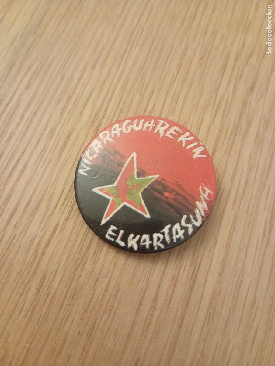 Pins de colecci&oacute;n: Chapa de imperdible pol&iacute;tica. Izquierda abertzale. Tama&ntilde;o mediano. (Pin pol&iacute;tico)