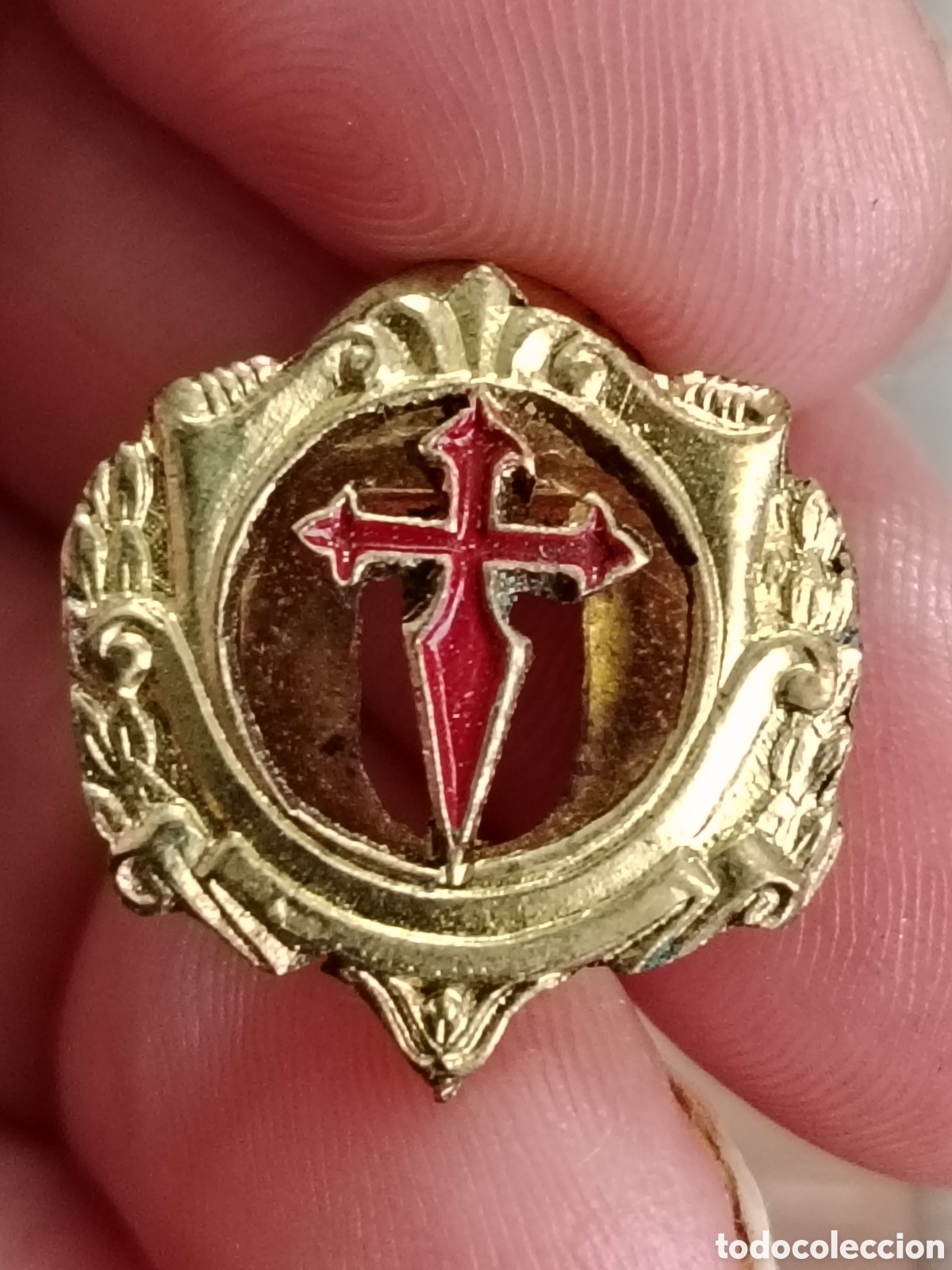 Pin's de collection: Espectacular insignia calada de la Cruz de Santiago