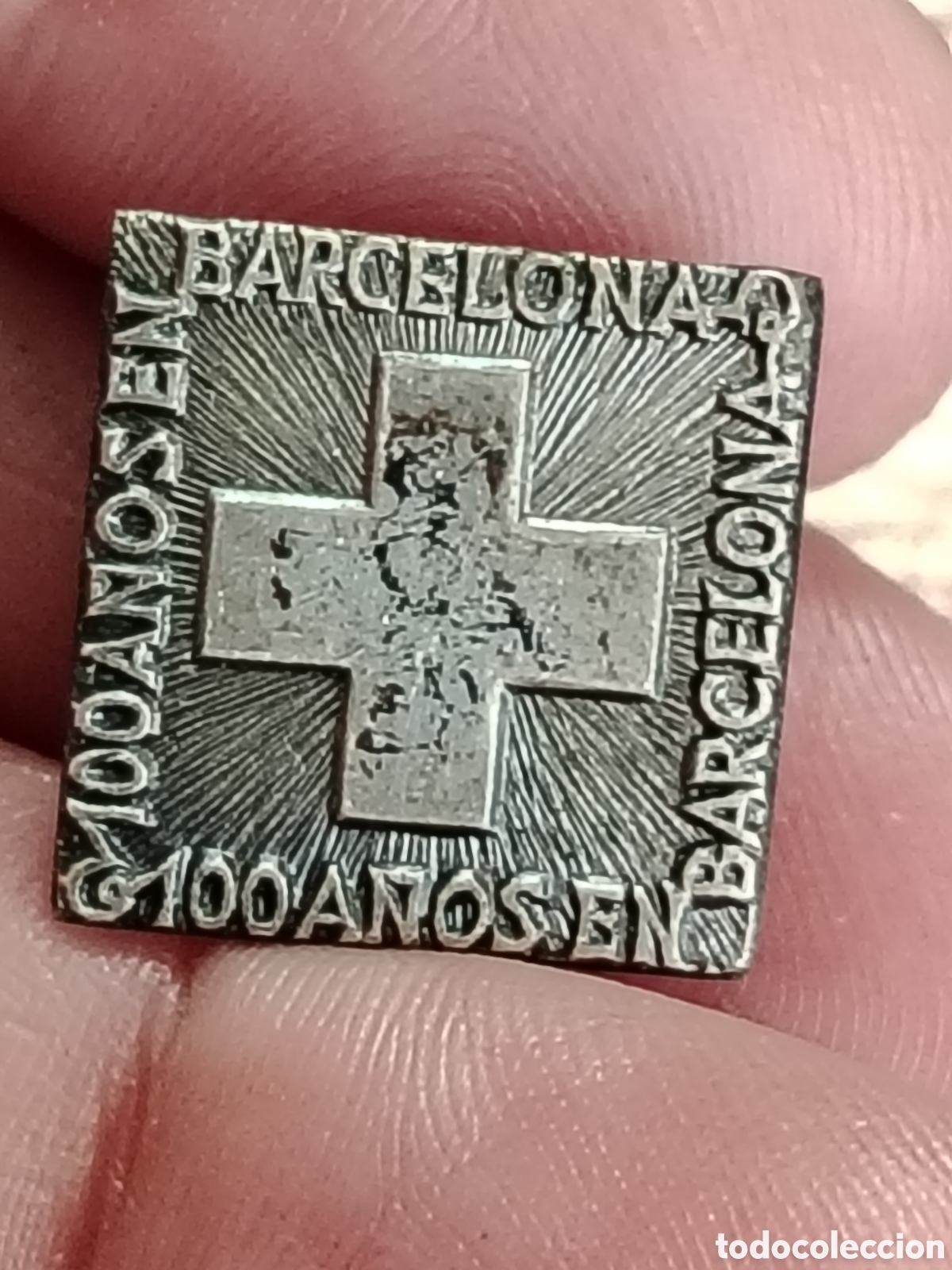 Pins de colecci&oacute;n: Insignia 100 a&ntilde;os Cruz Roja Espa&ntilde;ola Barcelona
