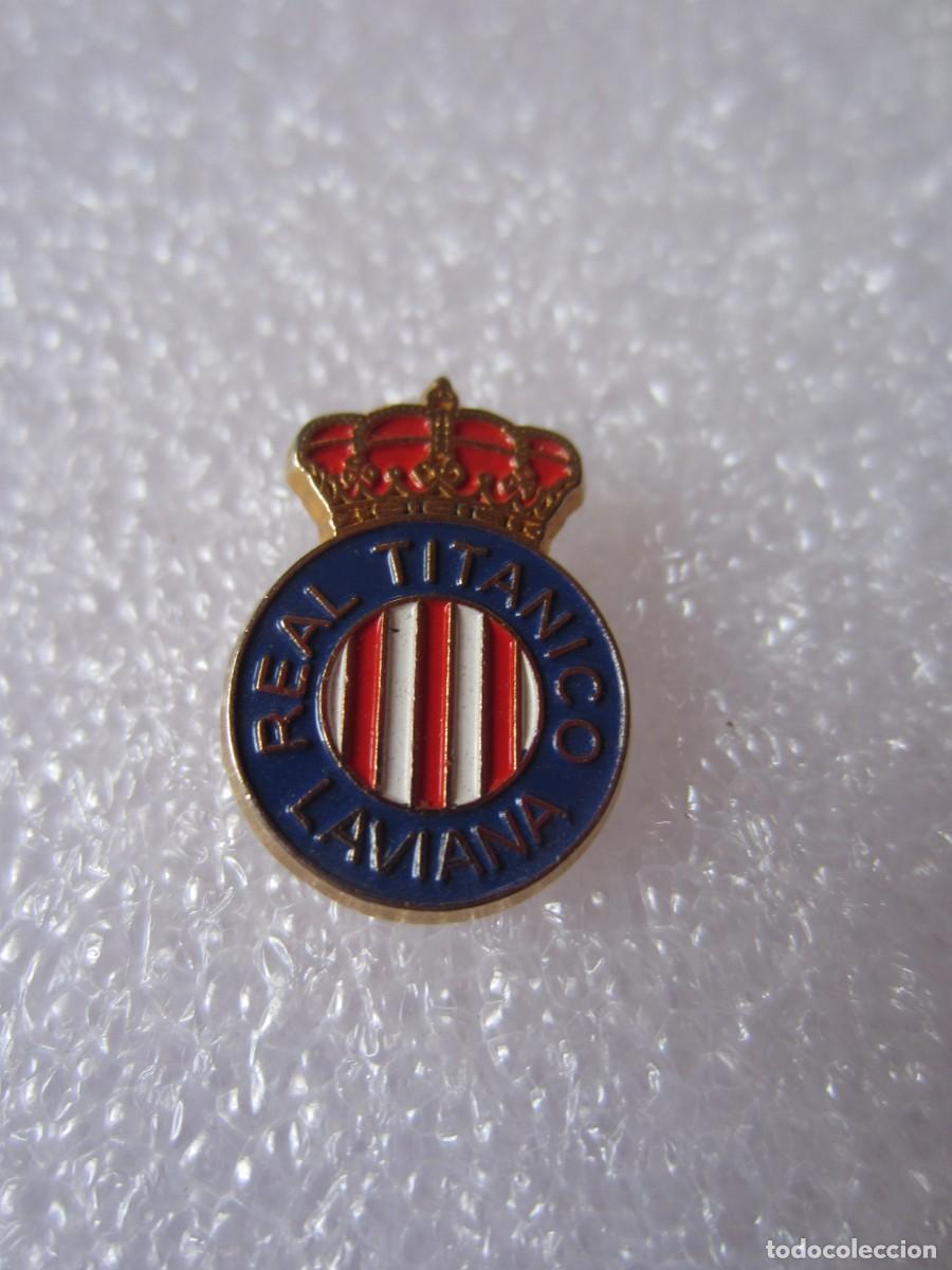 Pins de colecci&oacute;n: Pin Deportes Futbol Real Titanico de Laviana (Asturias)