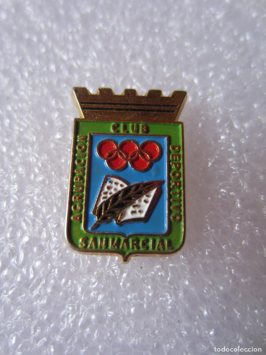 Pins de colecci&oacute;n: Pin Deportes Futbol Agrupacion Club Deportivo San Marcial (Guipuzcoa )