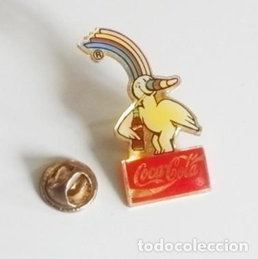 Pins de colecci&oacute;n: PIN - CURRO BEBIENDO DE BOTELLA COCA COLA - EXPO 92 SEVILLA MASCOTA - PUBLICIDAD - EXPO92 - COCACOLA
