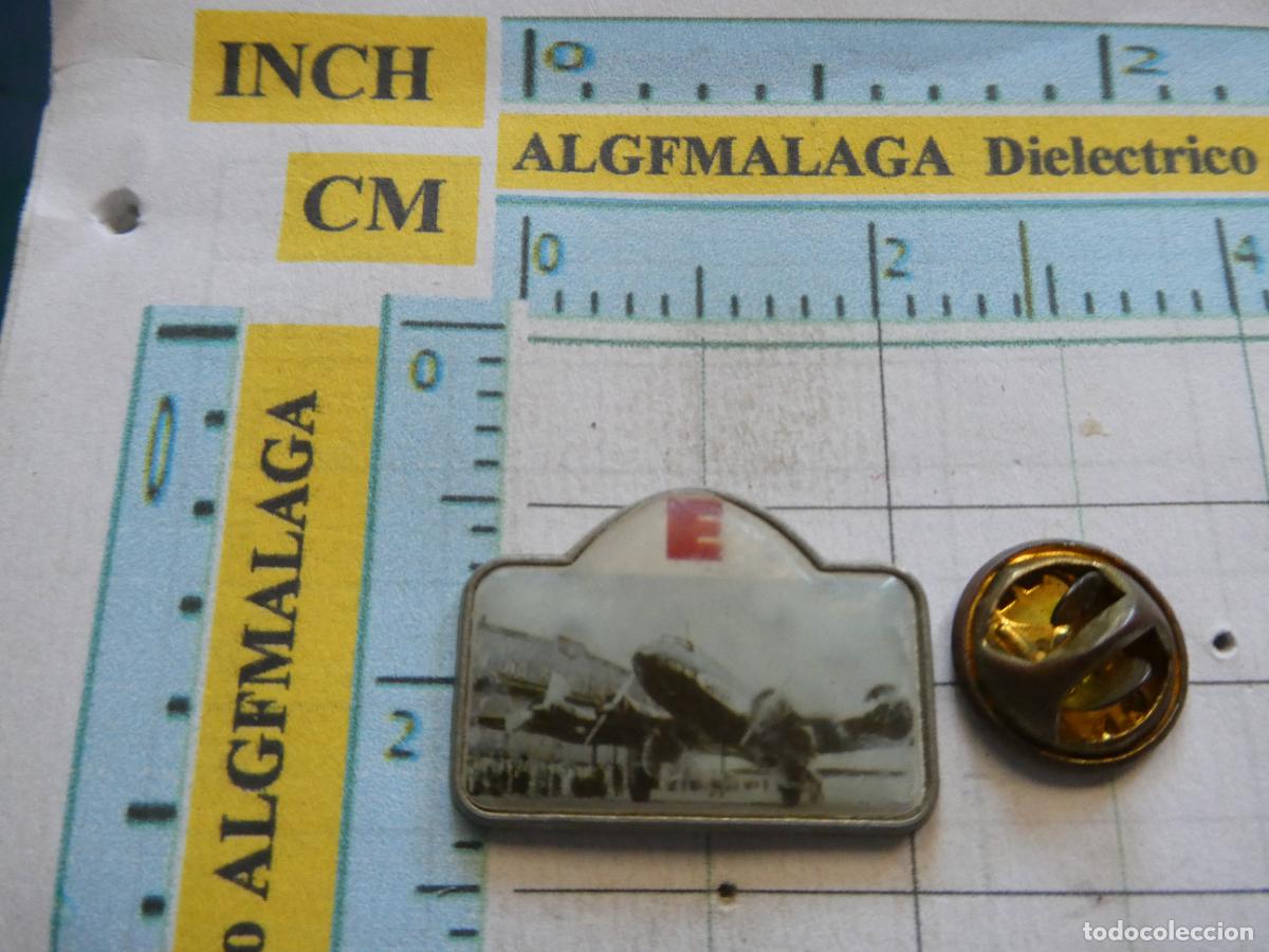 Pins de colecci&oacute;n: PIN DE AVIACI&Oacute;N AERON&Aacute;UTICA. ANTIGUO AVI&Oacute;N H&Eacute;LICES EN AEROPUERTO.