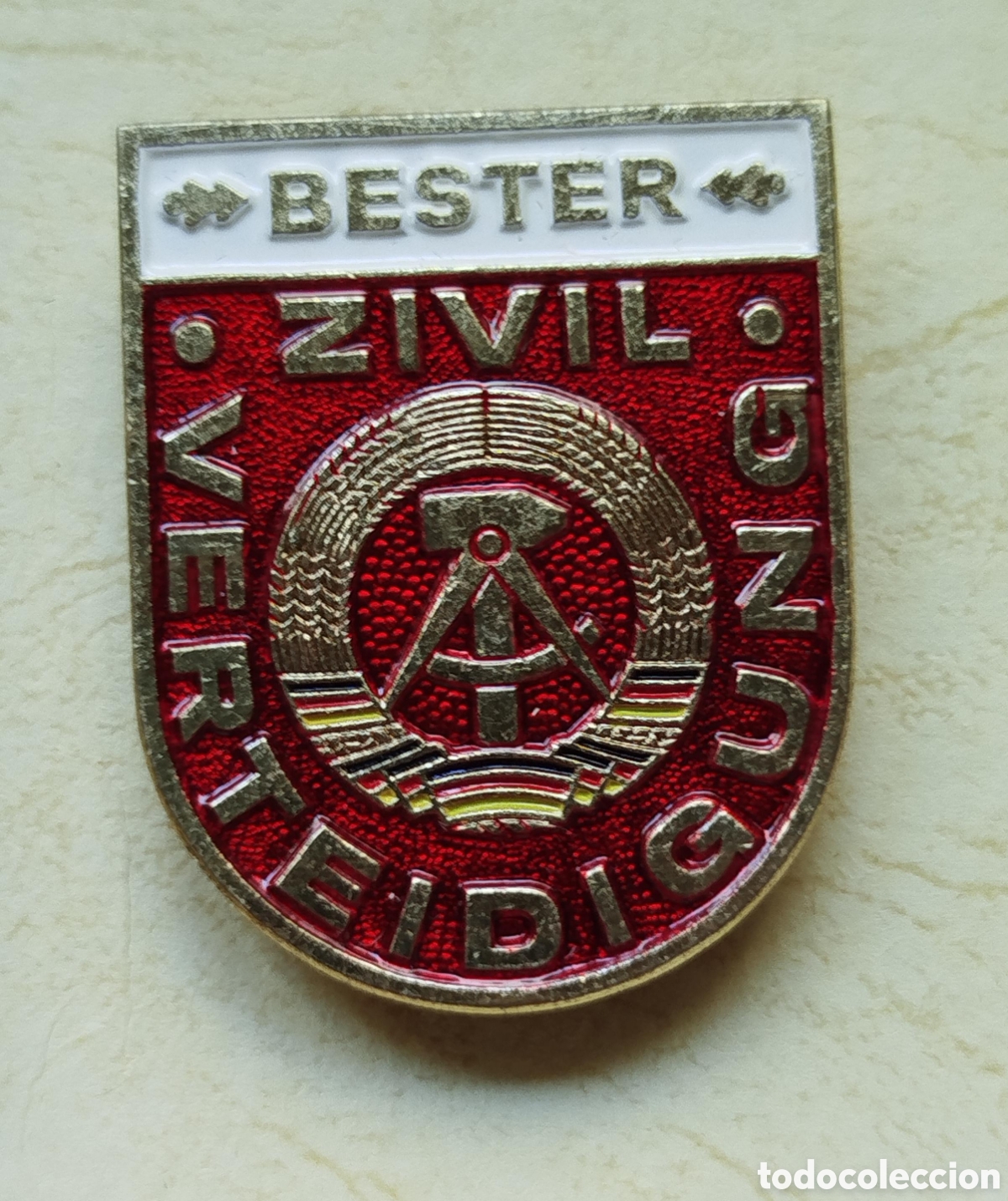Pins de colecci&oacute;n: Insignia Militar Comunista RDA Bester Zivilverteidigung - Defensa Civil DDR Original Guerra Fr&iacute;a