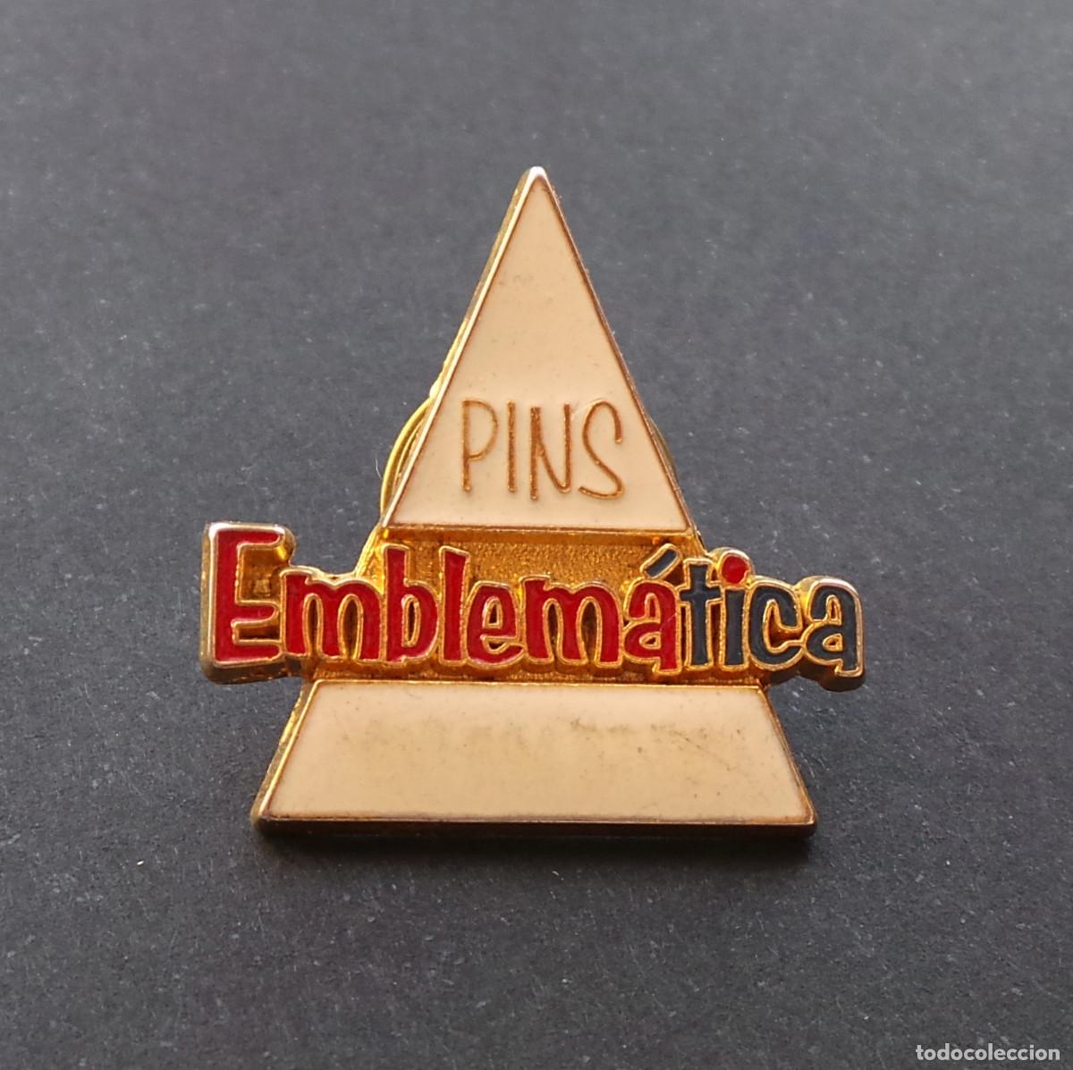 Pins de cole&ccedil;&atilde;o: PIN PUBLICITARIO MET&Aacute;LICO Y ESMALTADO DE FORMATO TRIANGULAR.