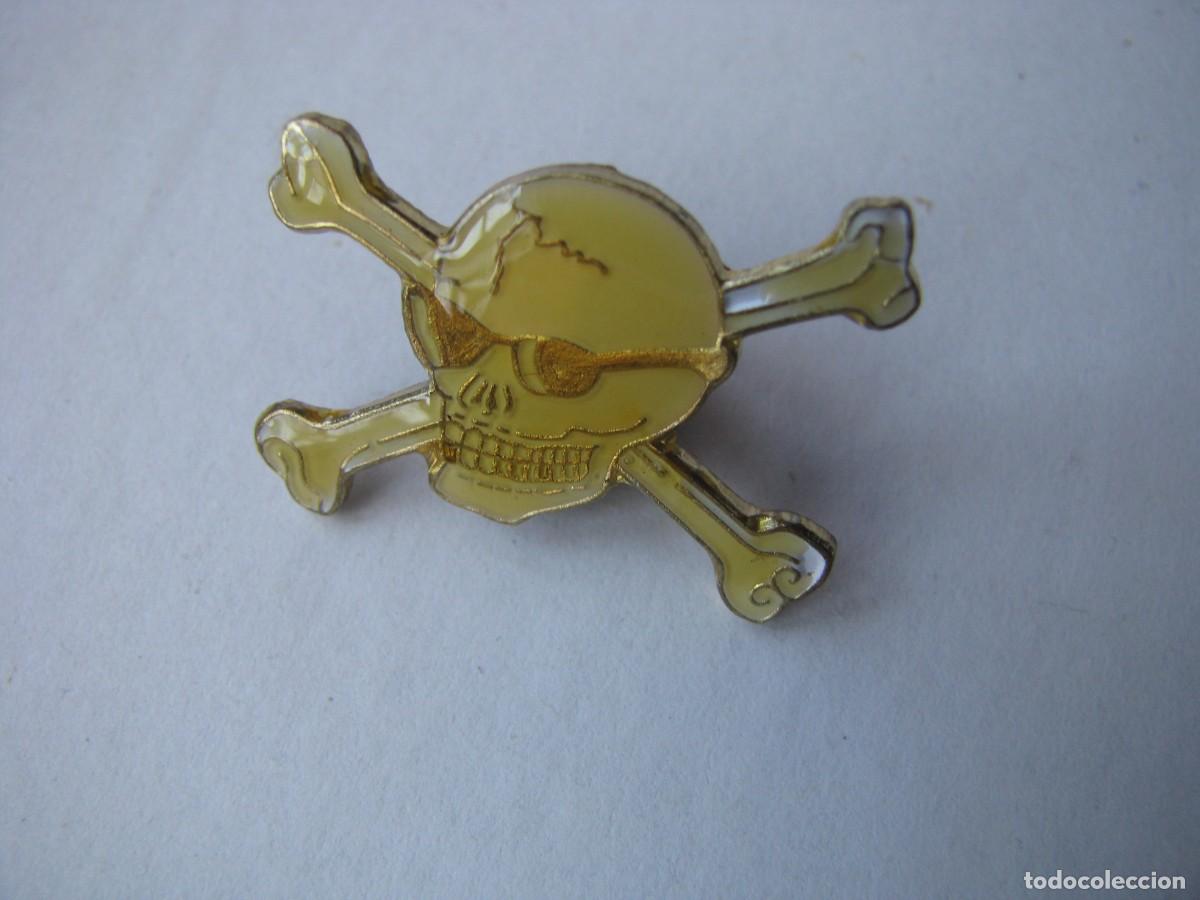 Pins de colecci&oacute;n: PIN DE CALAVERA CON GAFAS