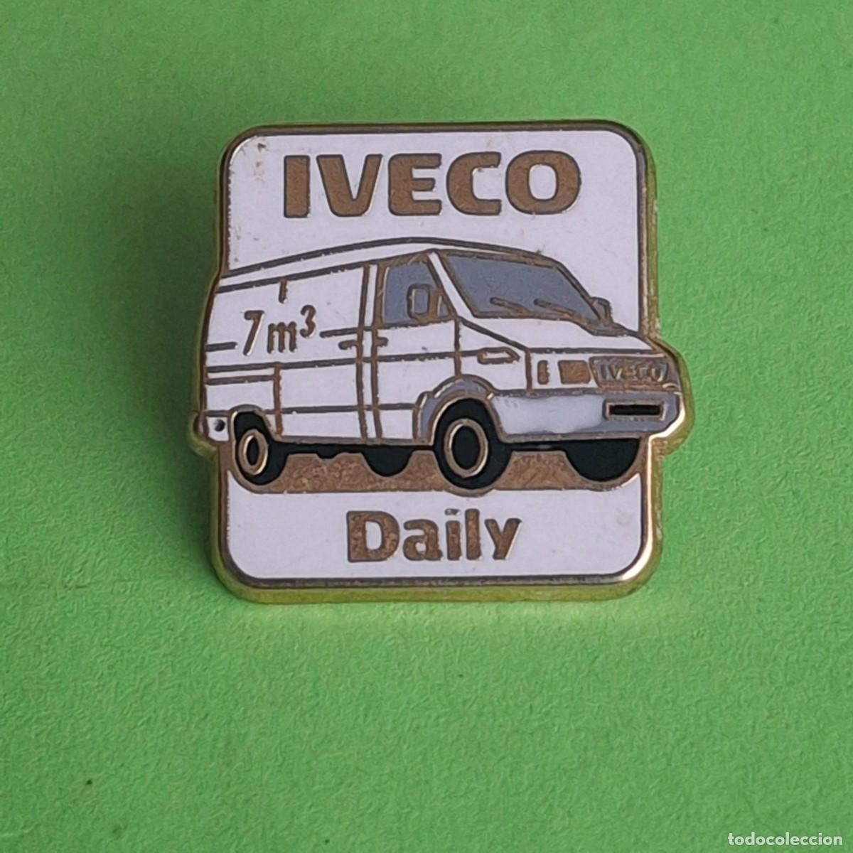 Pins de colecci&oacute;n: PIN - IVECO DAILY - FURGON FURGONETA PEGASO VAN - TEMATICA MOTOR AUTOMOVIL