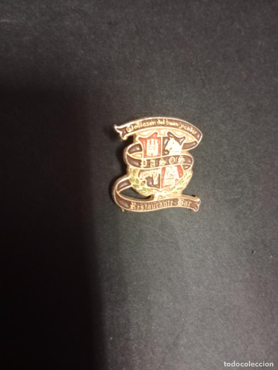 Collection pins: INSIGNIA / PIN BAR RESTAURANTE PASOS - EL BLASON DEL BUEN YANTAR