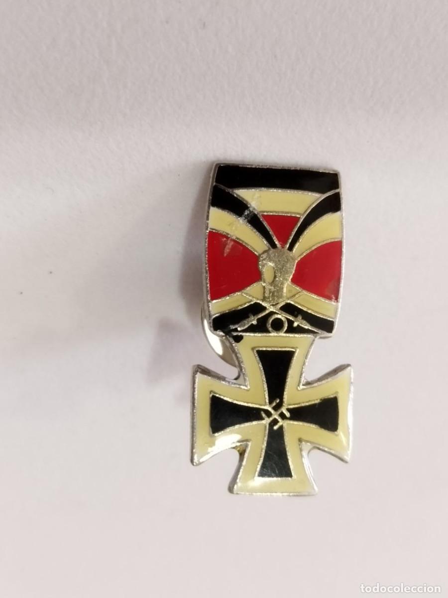 Pins de colecci&oacute;n: Pin Reproducci&oacute;n Medalla Cruz de Hierro Esv&aacute;stica Segunda Guerra Mundial