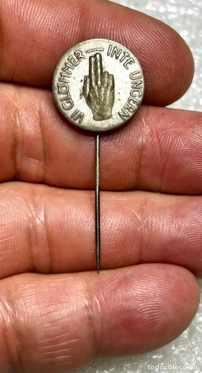Sammlung von Pins: 3945.Insignia de alfiler sueca en solidaridad con el pueblo h&uacute;ngaro tras la Revoluci&oacute;n H&uacute;ngara de 19