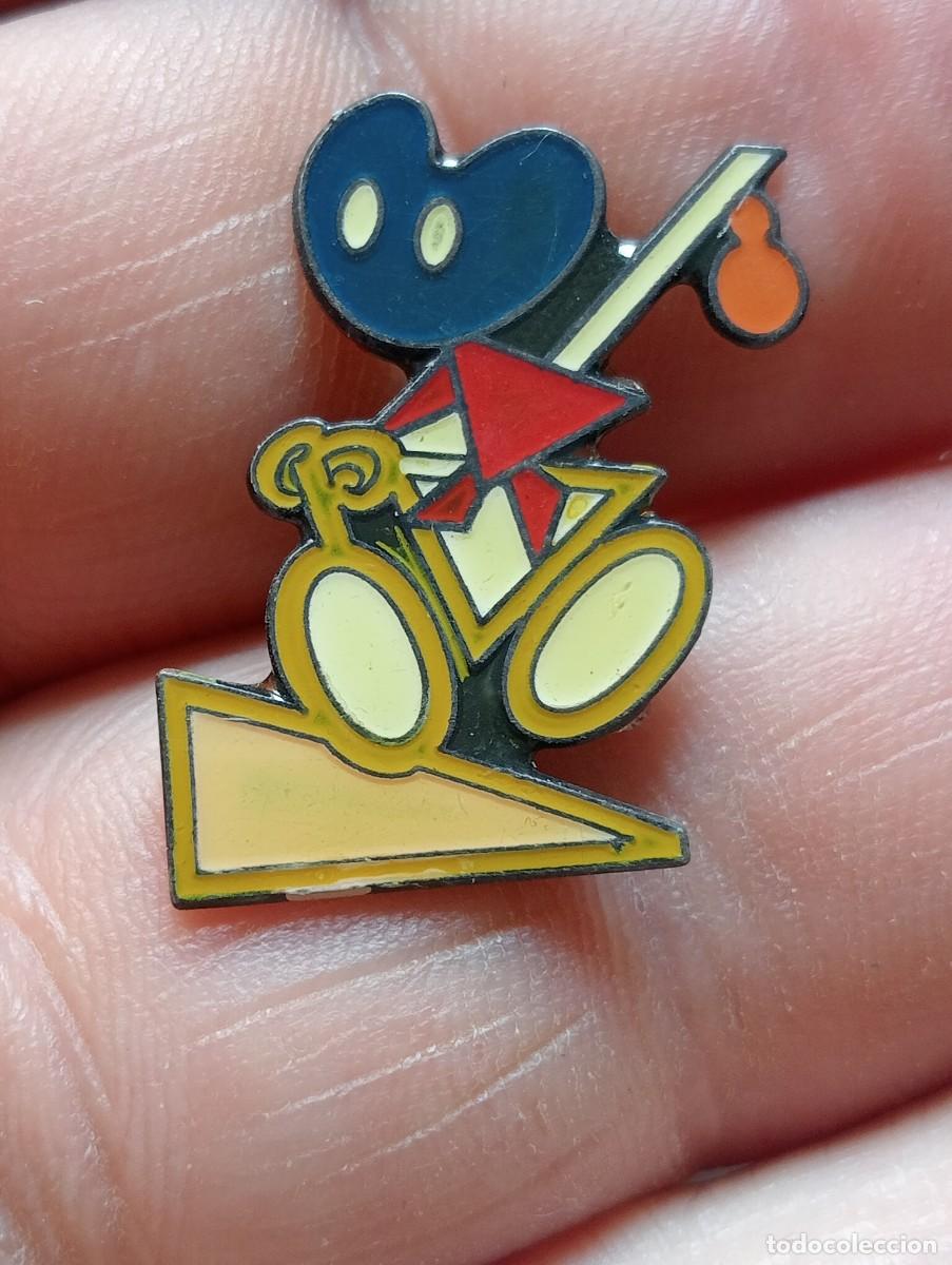 Pins de colecci&oacute;n: PINS MASCOTA CAMINO SANTIAGO PELEGRIN GALICIA A&Ntilde;O SANTO COMPOSTELANO GALLEGA CICLISTA BICICLETA
