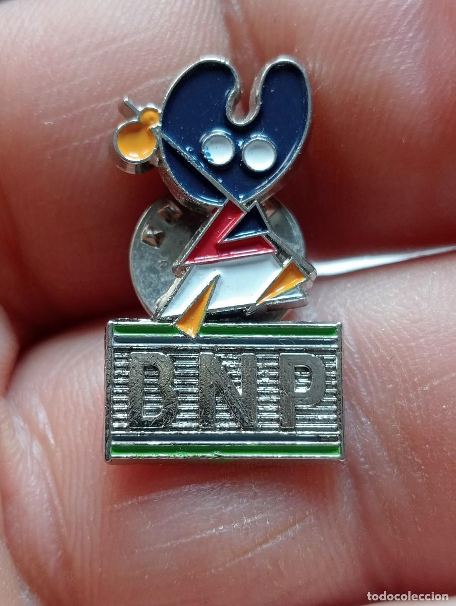 Pins de colecci&oacute;n: PINS MASCOTA CAMINO SANTIAGO PELEGRIN GALICIA A&Ntilde;O SANTO COMPOSTELANO BANCO NACIONAL PARIS XACOBEO