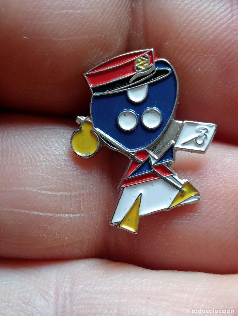 Collection pins: PIN MASCOTA CAMINO SANTIAGO PELEGRIN FACTOR FERROCARRIL RENFE GALICIA A&Ntilde;O SANTO COMPOSTELANO XACOBEO
