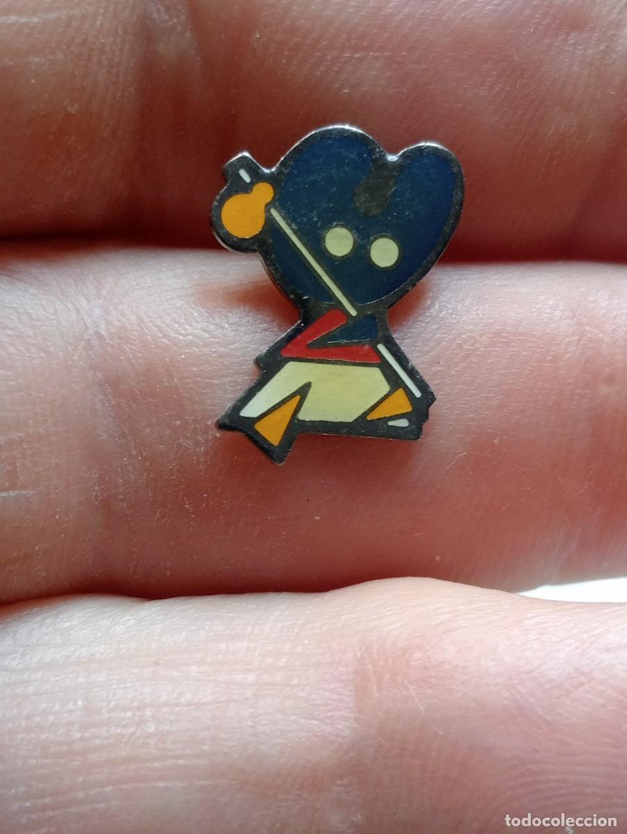 Pins de colecci&oacute;n: PIN MASCOTA CAMINO SANTIAGO PELEGRIN ESMALTADA GALICIA A&Ntilde;O SANTO COMPOSTELANO XACOBEO