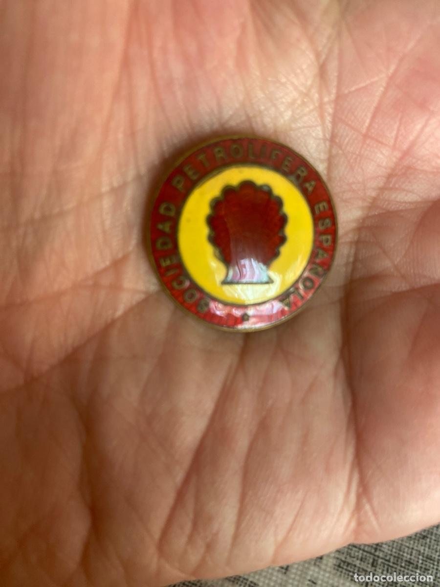 Pins de colecci&oacute;n: RARISIMA INSIGNIA SOCIEDAD PETROLIFERA ESPA&Ntilde;OLA SHELL