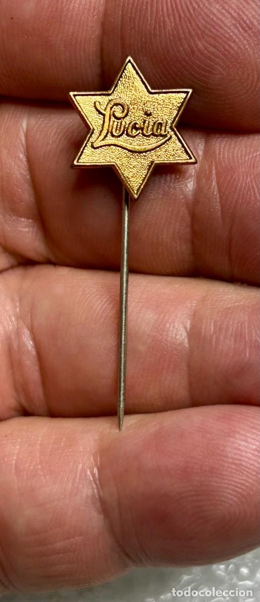 Pins de colecci&oacute;n: 3958.Insignia de alfiler vintage sueco &rdquo;LUCIA&rdquo; del D&iacute;a de Santa Luc&iacute;a (Luciadagen)