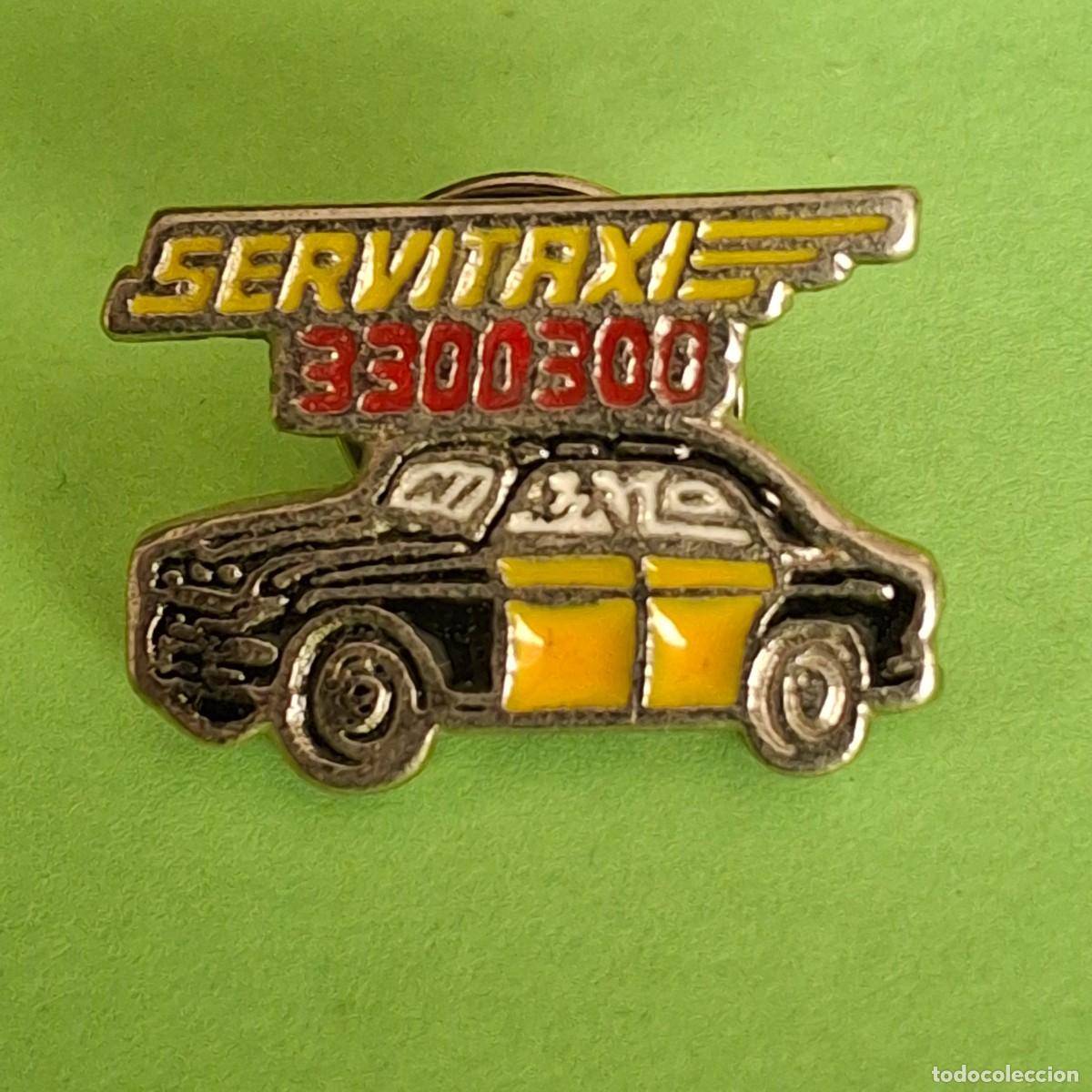 Pins de colecci&oacute;n: PIN - SERVI TAXI SERVITAXI BARCELONA - COCHE TIPO SEAT 1400 - TEMATICA MOTOR AUTOMOVIL COCHE AUTO