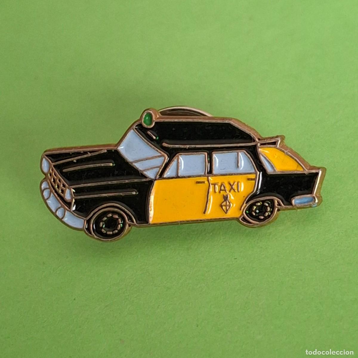 Pins de colecci&oacute;n: PIN - TAXI BARCELONA - COCHE TIPO SEAT 1500 - TEMATICA MOTOR AUTOMOVIL COCHE AUTO