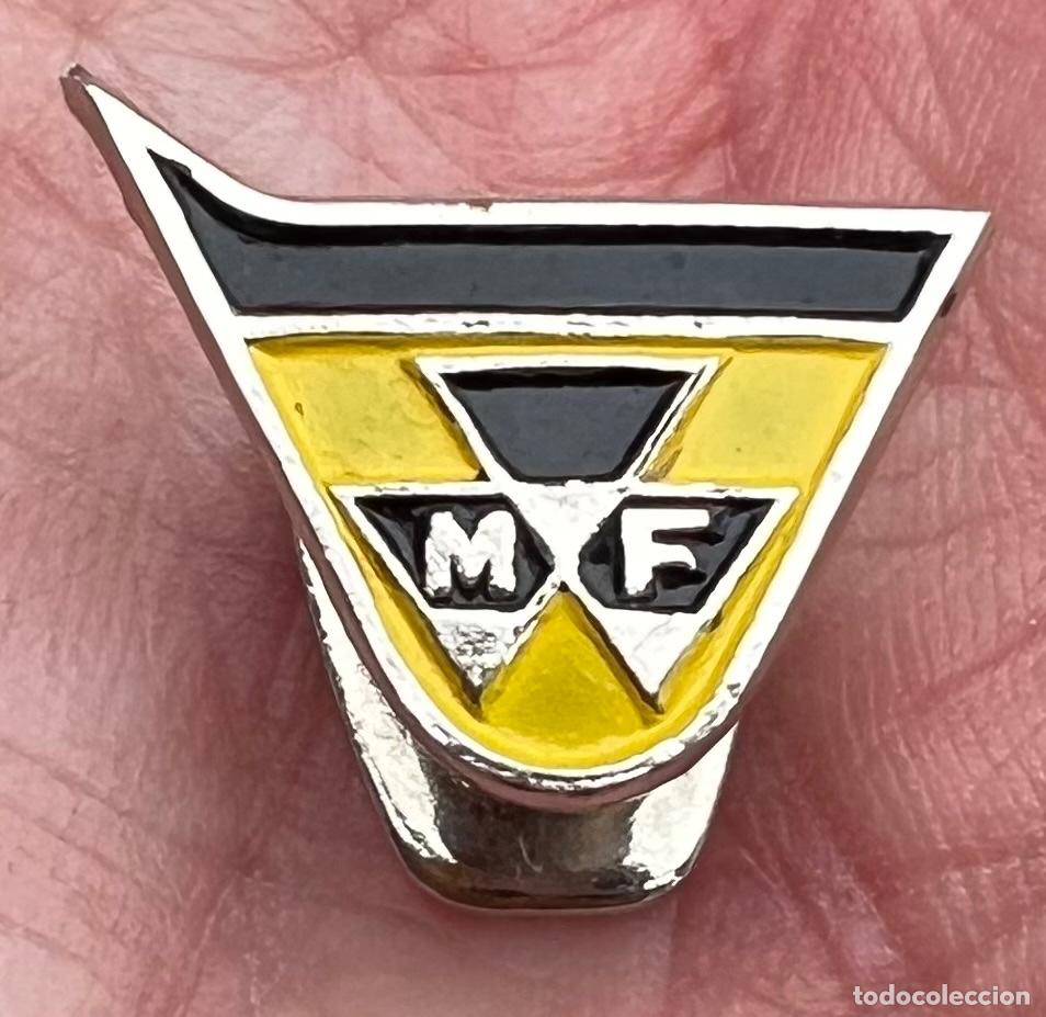 Pins de colecci&oacute;n: Insignia de tractor Massey Ferguson - Foto 1