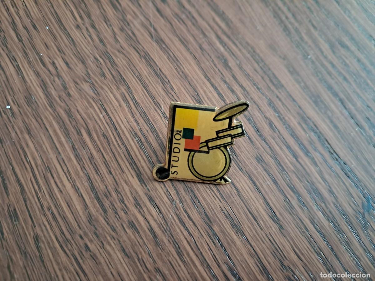 Pins de cole&ccedil;&atilde;o: pin de publicidad, studio line, m&uacute;sica, bateria.